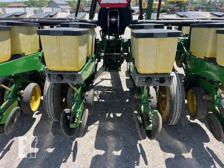 1993-john-deere-7200-image-24