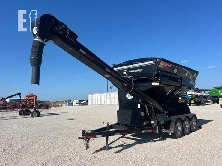 2019-j&m-lc390-image-1