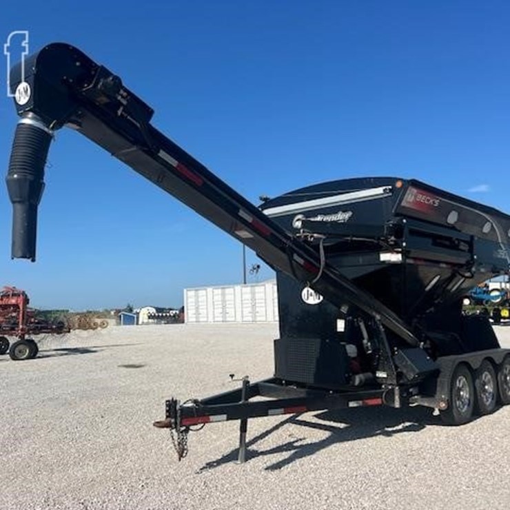 2019 J&M LC390
