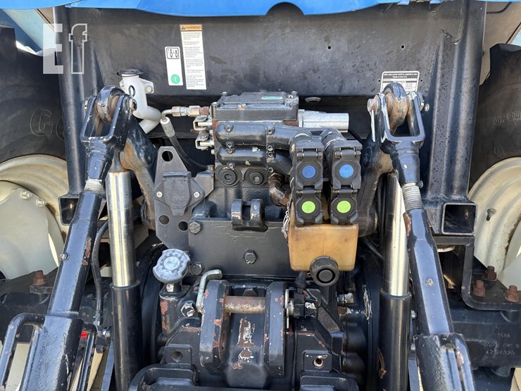 new-holland-ts100a-image-19