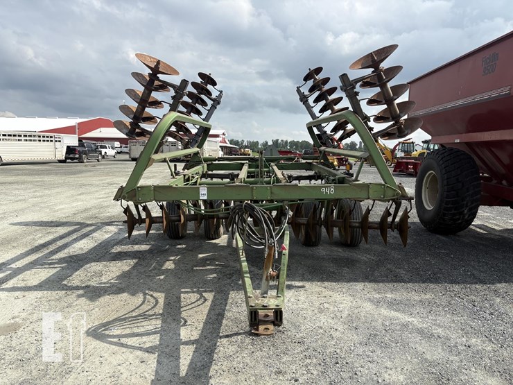 john-deere-230-image-13