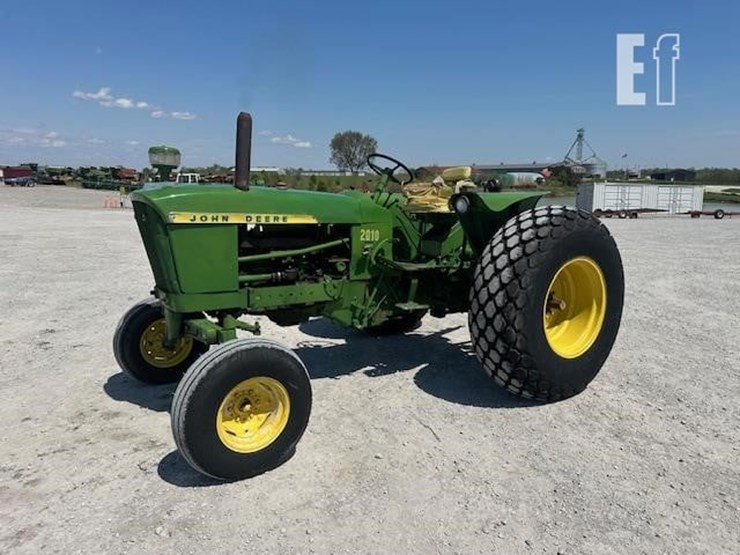 1963-john-deere-2010-image-1