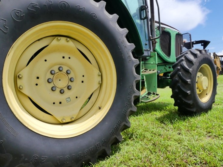 john-deere-6215-image-6
