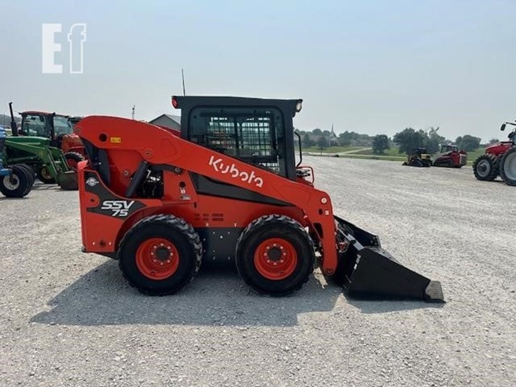 2023-kubota-ssv75-image-6