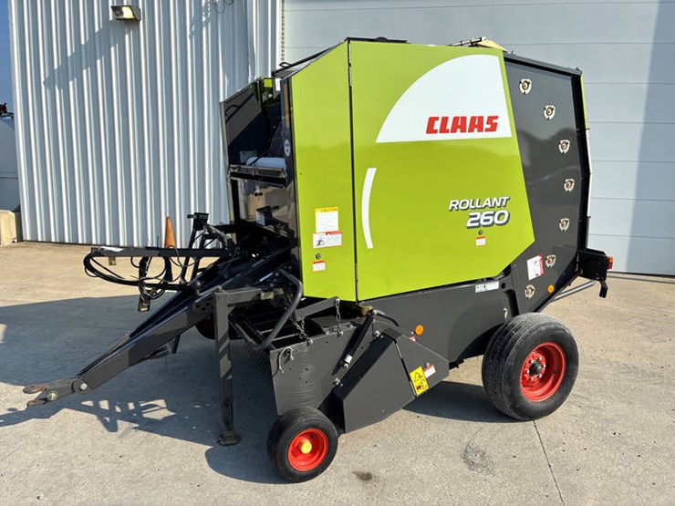 claas-rollant-260-image-1
