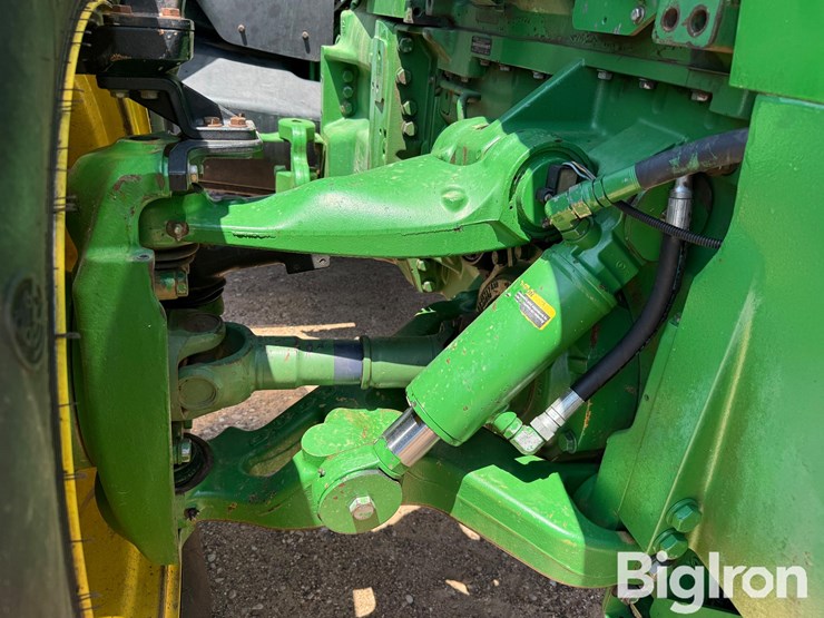 2013-john-deere-8310r-image-19