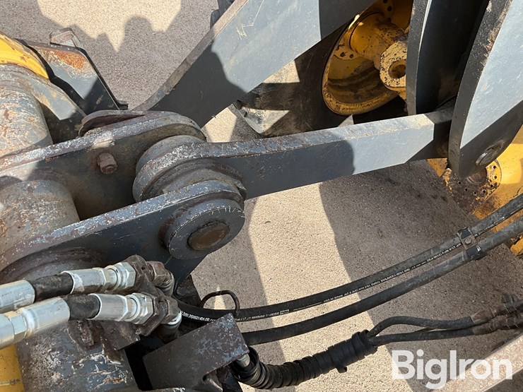 2009-deere-544k-image-13
