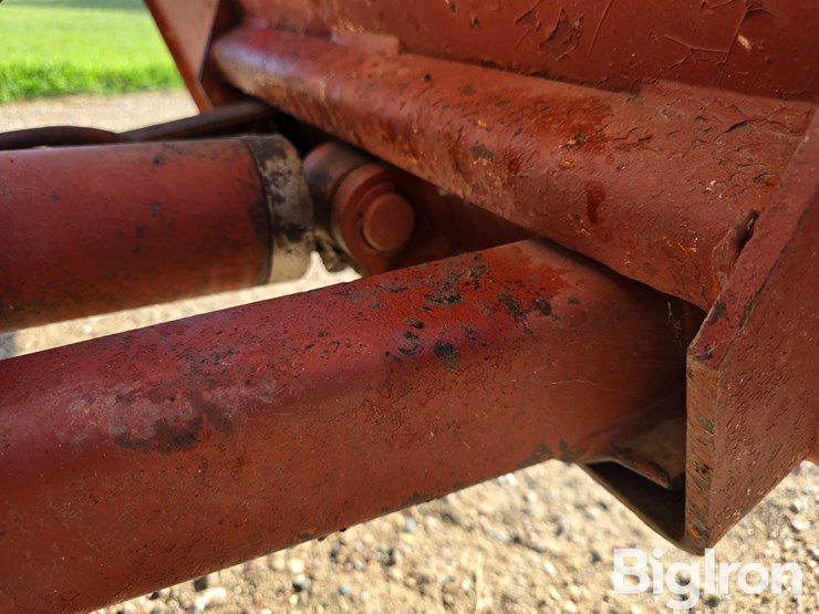 ditch-witch-2300-image-13