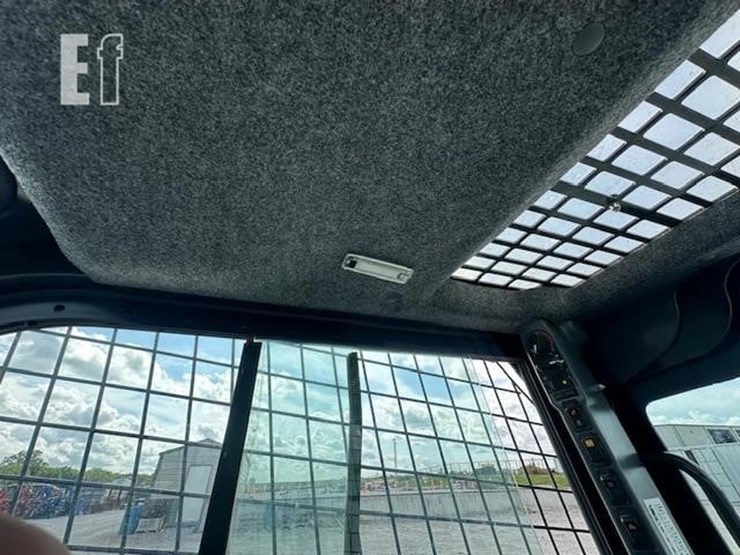 2015-new-holland-c227-image-28