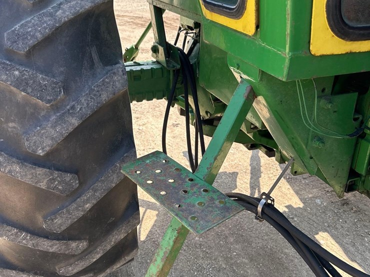 john-deere-4320-image-4