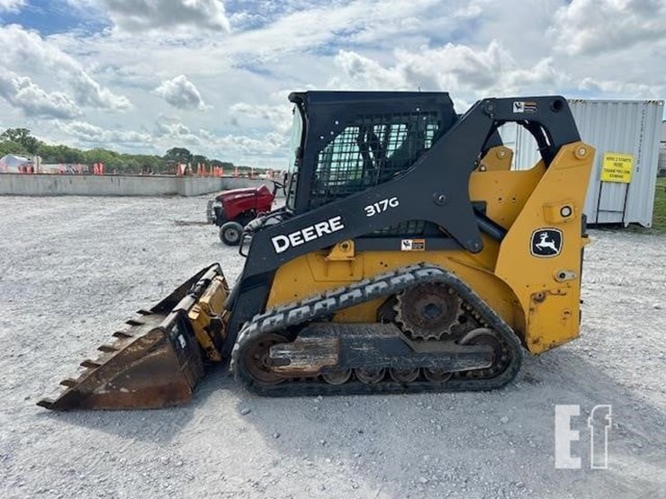 deere-317g-image-2