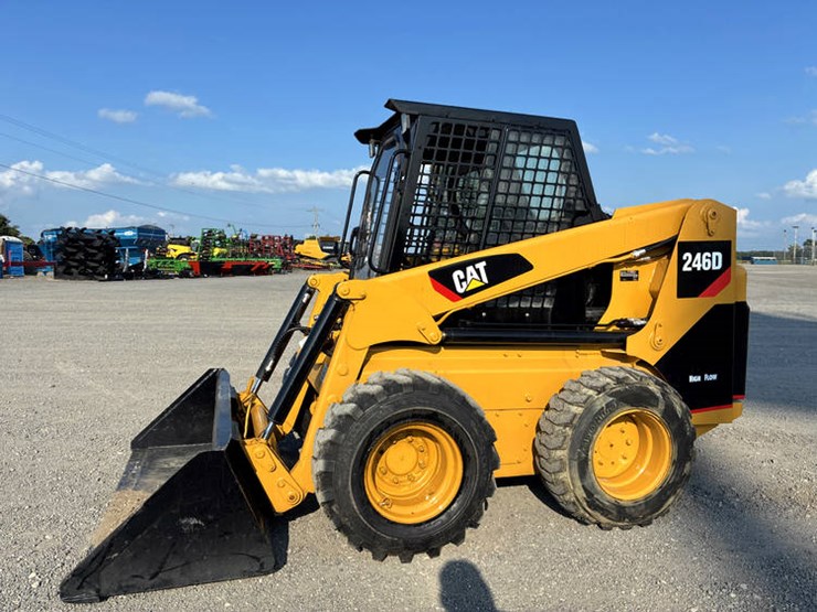 2019-caterpillar-246d-image-1