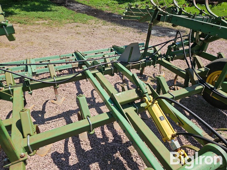 john-deere-1010-image-15