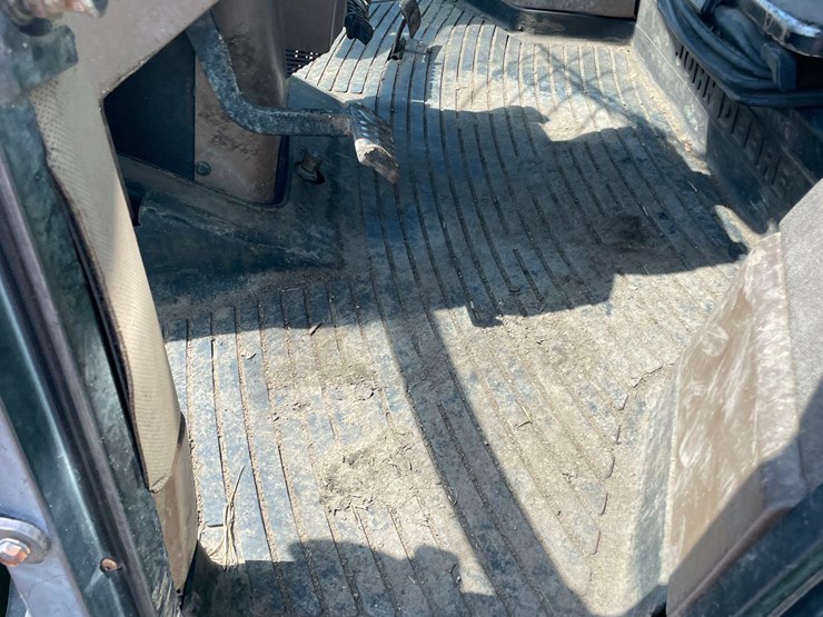 john-deere-7210-image-32