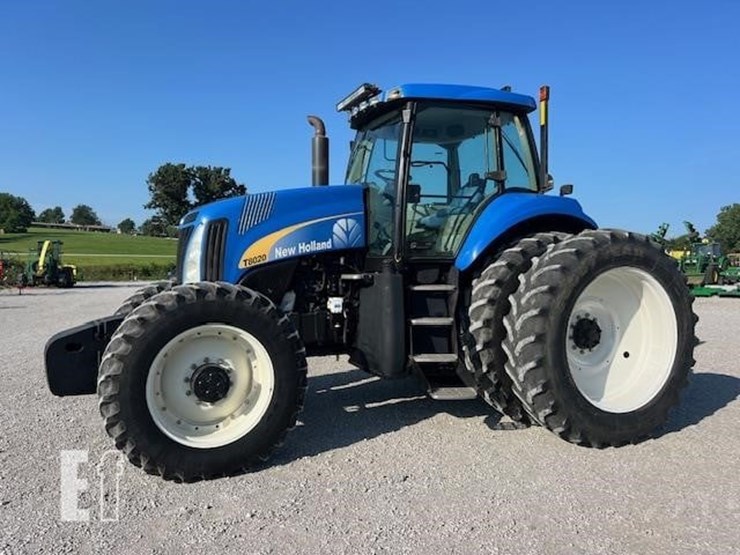 new-holland-t8020-image-1