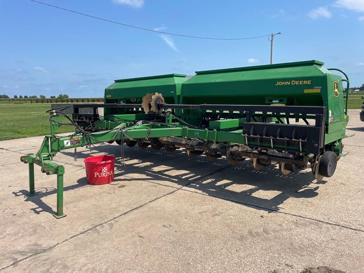 john-deere-1590-image-1