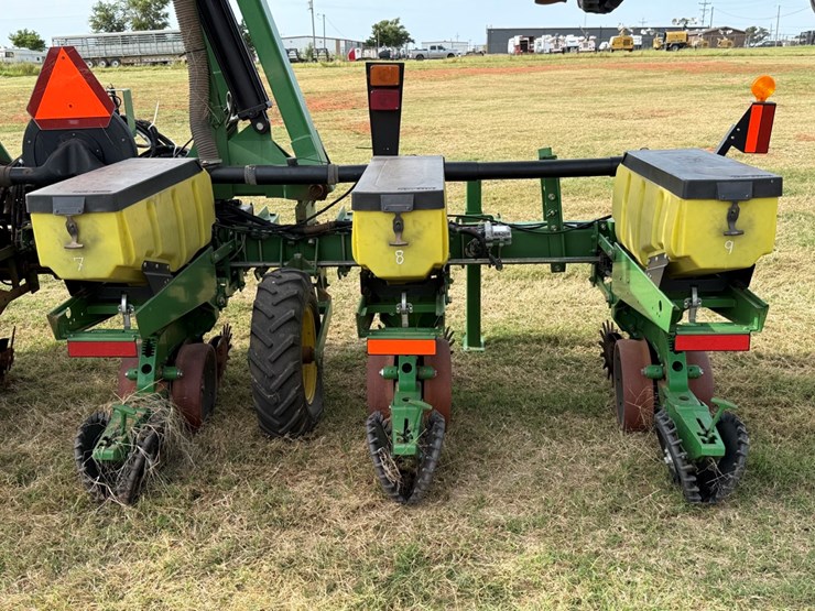 john-deere-1720-image-10