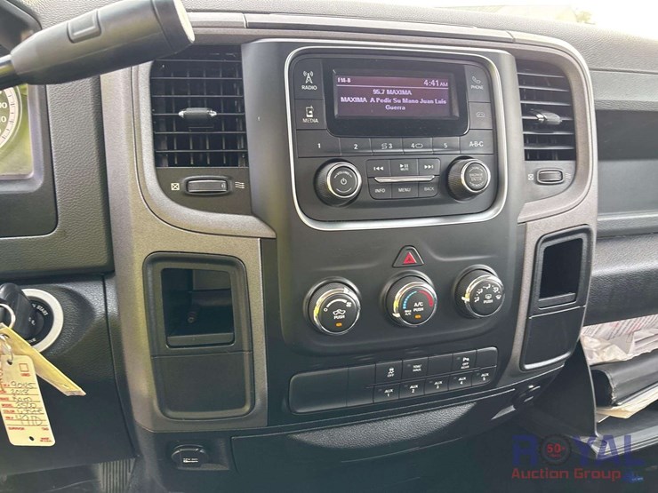 2018-ram-3500-reading-service-truck-with-liftgate-image-15