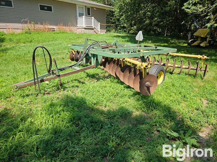 john-deere-110-image-1