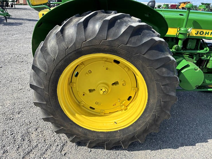 1958-john-deere-820-image-38