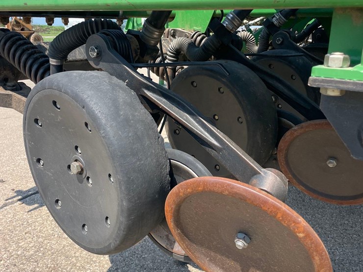 john-deere-1590-image-29
