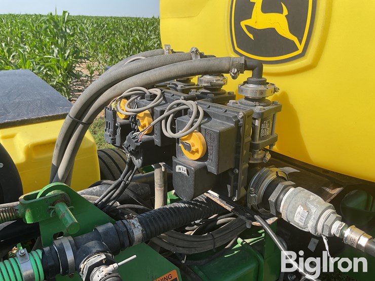 2013-john-deere-1760-image-16