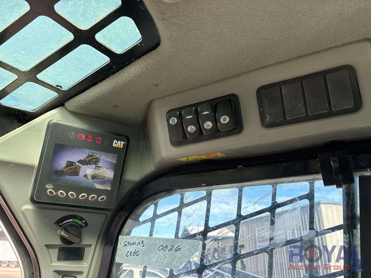 2019-caterpillar-299d2-image-19