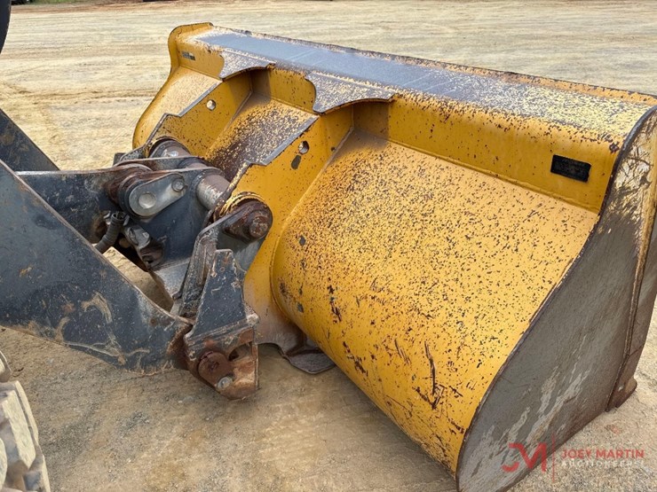 2016-deere-544k-image-15