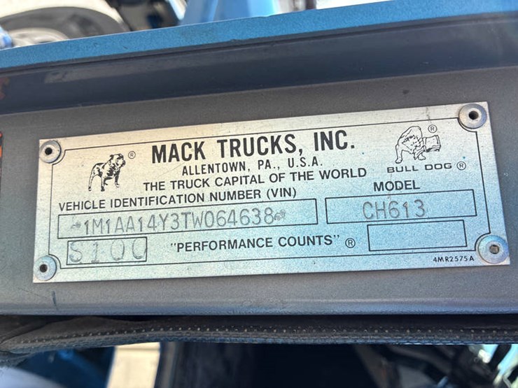1996-mack-ch613-image-2