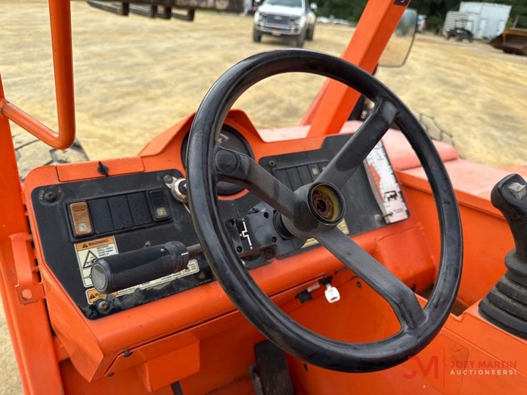 2018-jlg-8042-image-18