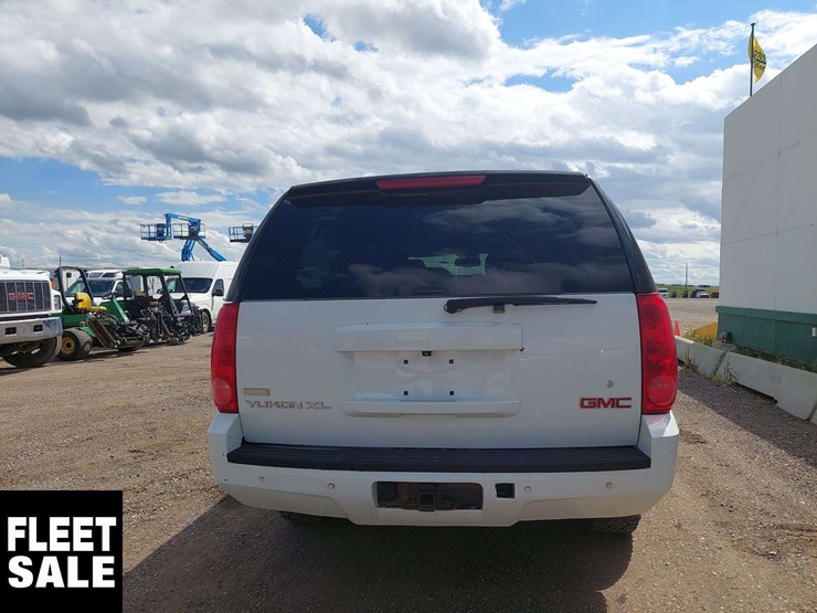 2012-gmc-yukon-xl-image-14