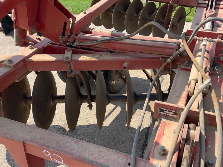 massey-ferguson-820-image-14