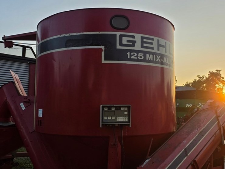 gehl-125-image-10