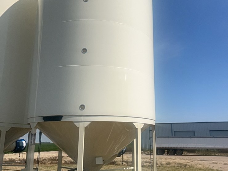 concept-5,000-bushel-hopper-bin,-fully-equipped-with-agi-grainguard-bin-fan-with-7.5-hp-three-phase-electric-motor-image-24