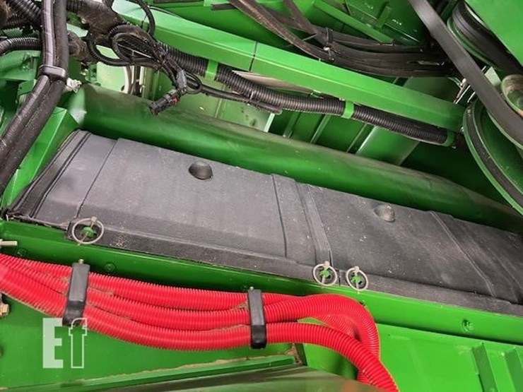 2014-john-deere-s670-image-35