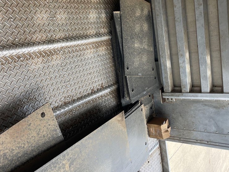 2021-eby-livestock-trailer-image-71