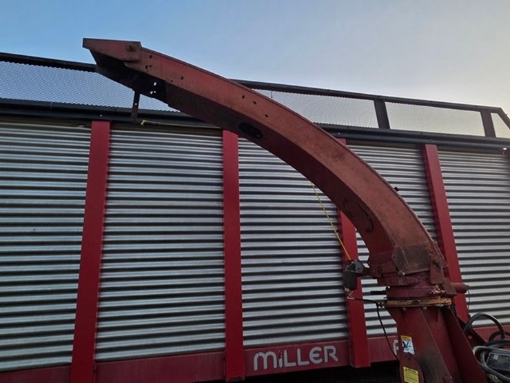 new-holland-900-image-16