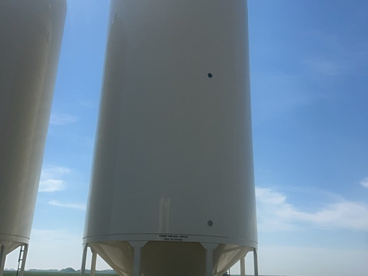 concept-7,500-bu.-hopper-bin-with-agi-grainguard-bin-fan,-10-hp-3-phase-electric-motor-image-15