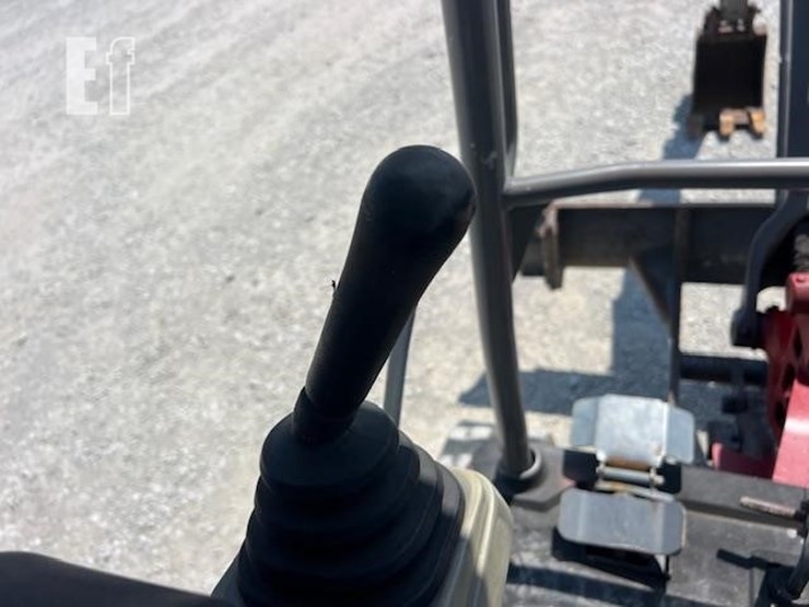 takeuchi-tb216-image-25