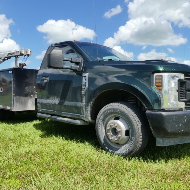 2019 FORD F350 XL
