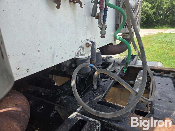 2007-peterbilt-386-image-10