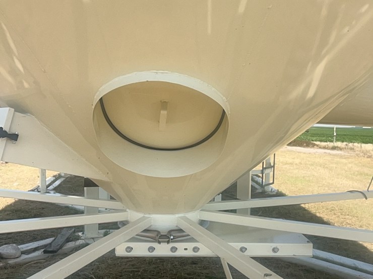 concept-5,000-bushel-hopper-bin,-fully-equipped-with-agi-grainguard-bin-fan-with-7.5-hp-three-phase-electric-motor-image-34