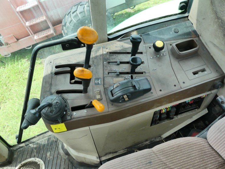 john-deere-6215-image-10