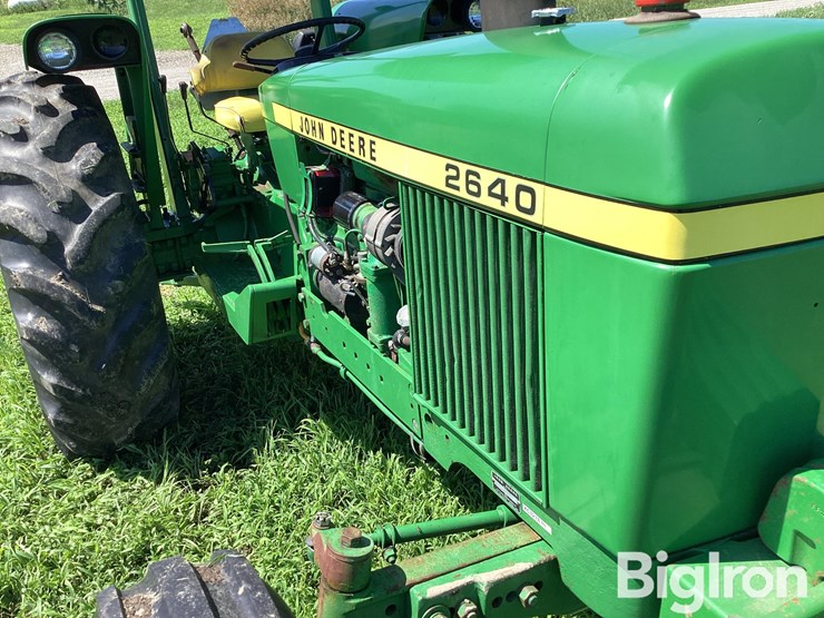 1979-john-deere-2640-image-13