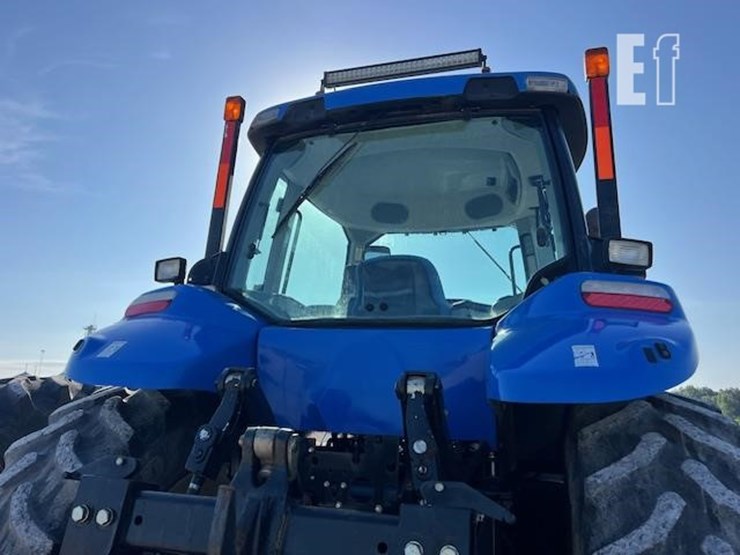 new-holland-t8020-image-21