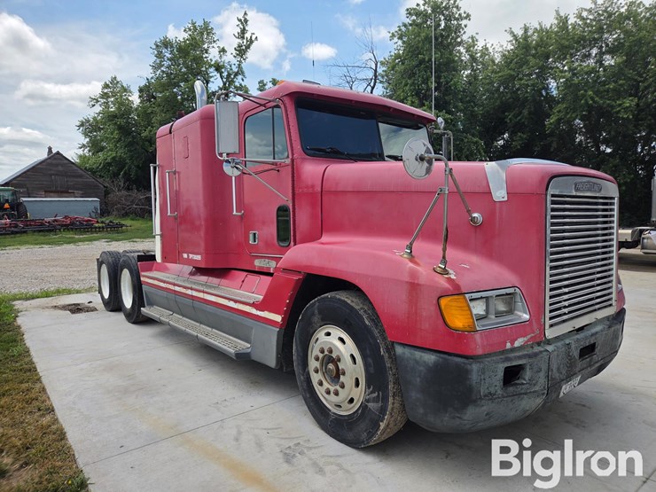 1996-freightliner-fld120-image-3