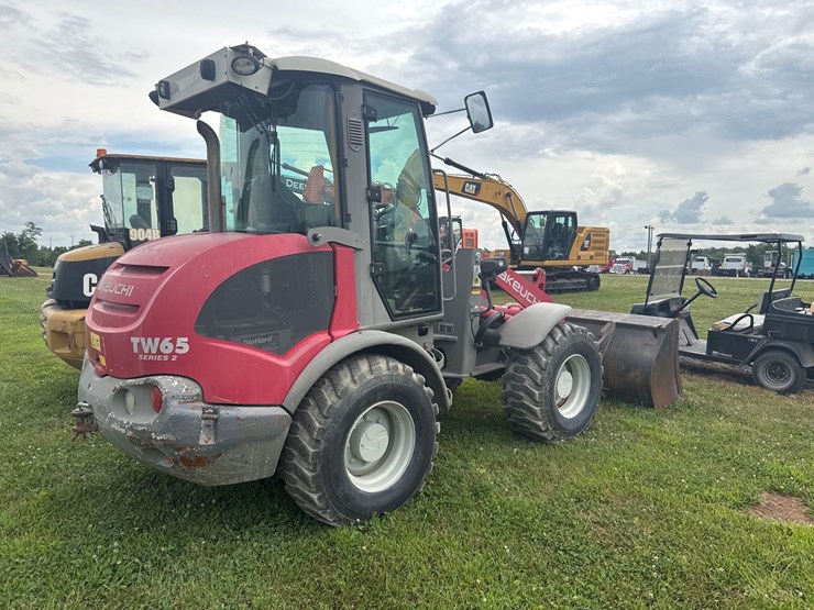 2015-takeuchi-tw65-image-4