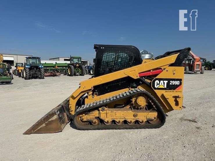 2015-caterpillar-299d-image-2