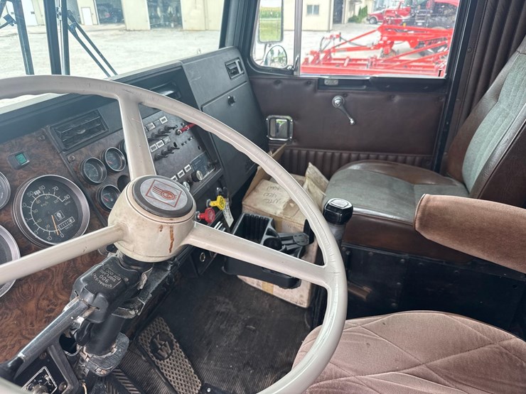 1987-kenworth-t600-image-35