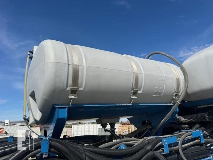 2014-kinze-4900-image-15